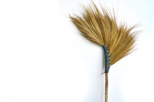 Thấy cây chổi trong giấc mơ là số gì?