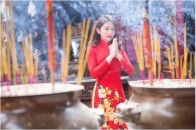 Ý nghĩa tâm linh đằng sau giấc mơ đi chùa